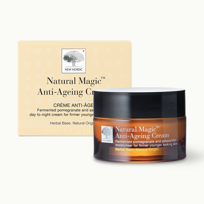 w_NaturalMagicAntiAgeingCream_Front_INT_Tile1 Front of Natural Magic™ Anti-Ageing Cream package.
