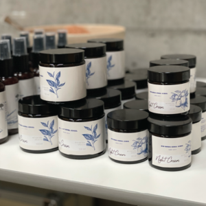 Herbal Schools 33 Small containers with test products